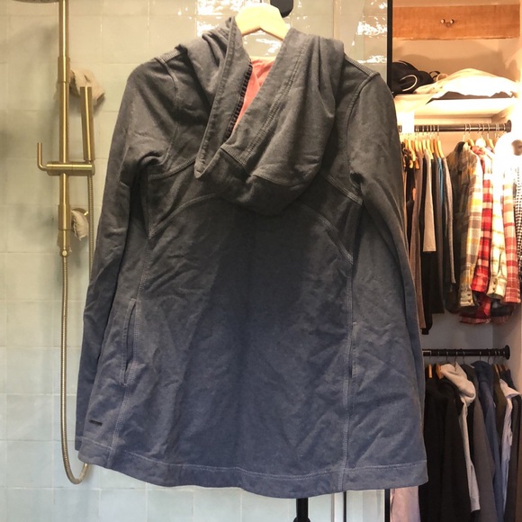 Lululemon size 4 grey cardigan - Picture 2 of 4